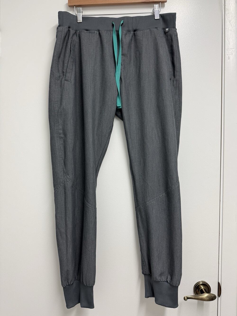 Figs Jogger Scrub Pants Technical Collection Women’s Size L Gray With Drawstring